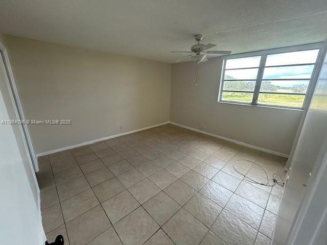2571 Aragon Blvd 313, Sunrise, Florida 33322, Stati Uniti
