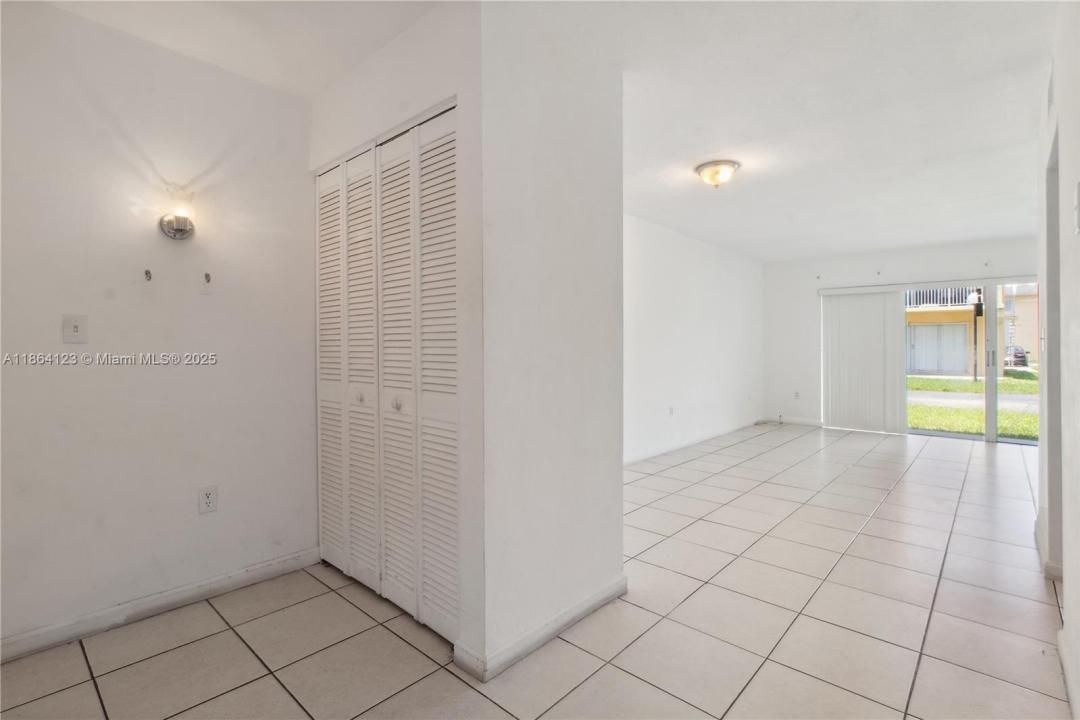 7430 SW 82nd St D105, Miami, Флорида 33143, Соединенные Штаты