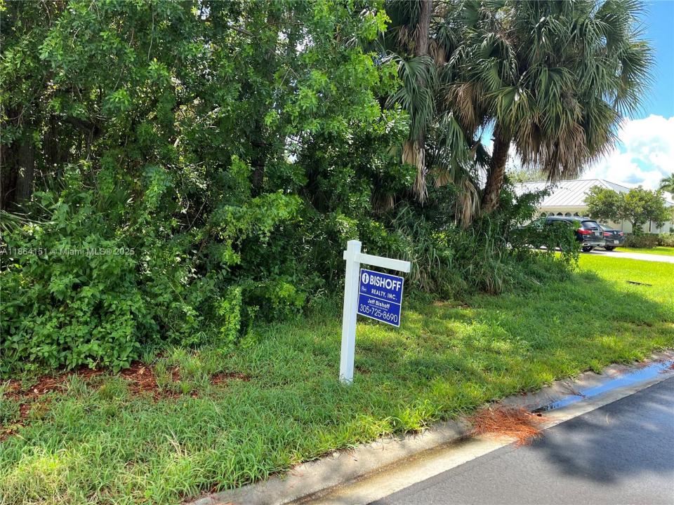 2789 SE Bluem Way, Port St. Lucie, Florida 34952