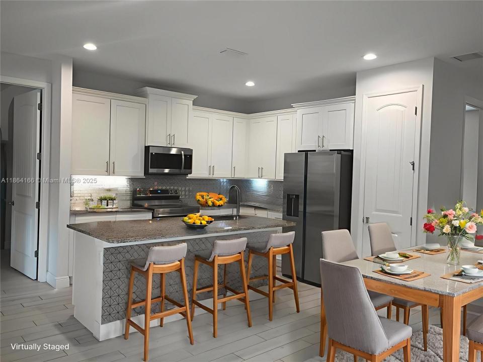 1174 SE Hutchins, Palm Bay, פלורידה 32909, ארצות הברית של אמריקה