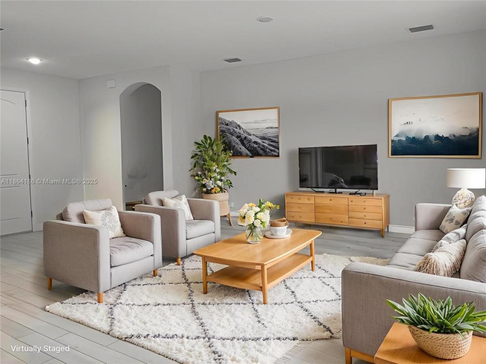 1174 SE Hutchins, Palm Bay, פלורידה 32909, ארצות הברית של אמריקה