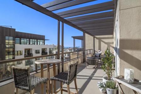 Mission Avenue, Oceanside, California 92054