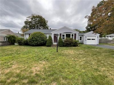14 Beatrice Avenue, Warwick, Rhode Island 02889