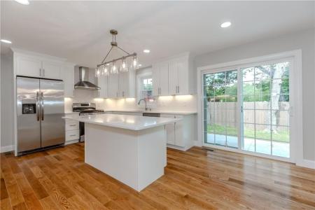 325 Inez Avenue, Warwick, Rhode Island 02886