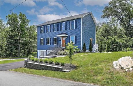 29 Graves Avenue, North Smithfield, RI 02896, USA