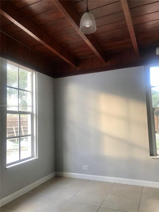 1185 NW 125th St B, North Miami, Floride 33168, États-Unis