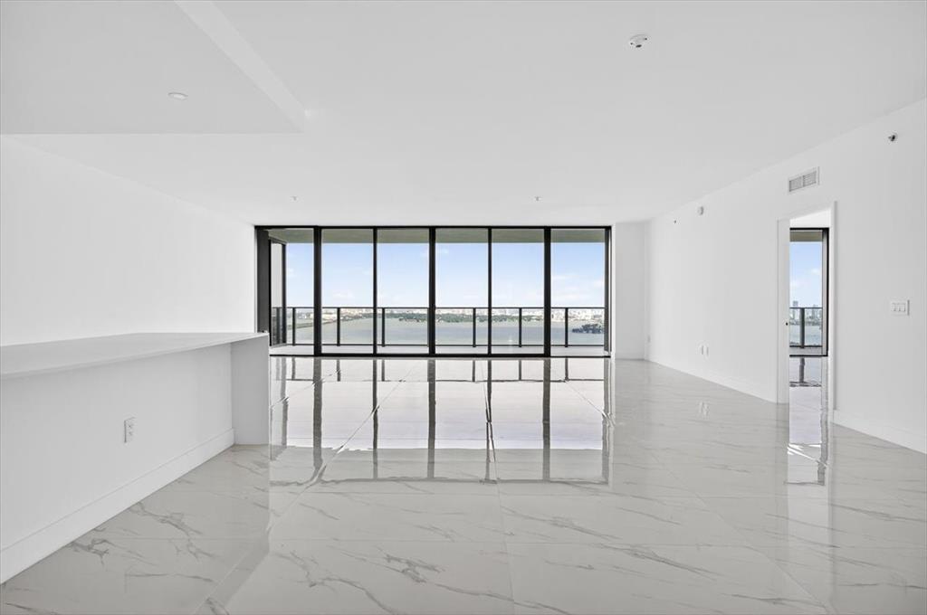 700 NE 24th Street 5202, Miami, Florida 33131, USA