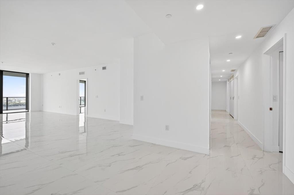 700 NE 24th Street 5202, Miami, Florida 33131, USA