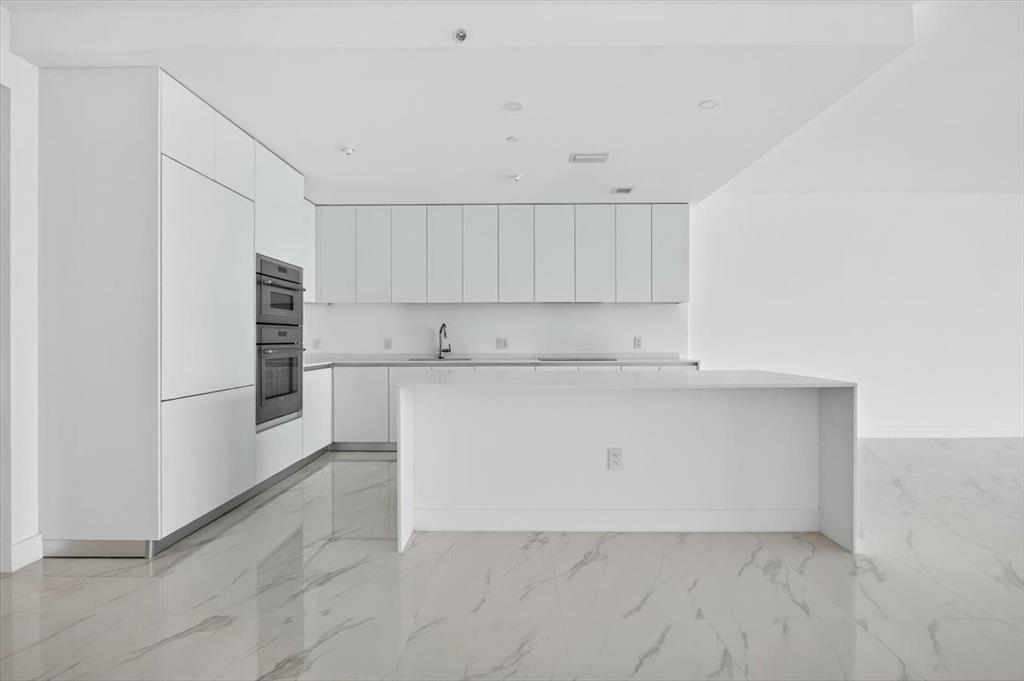 700 NE 24th Street 5202, Miami, Florida 33131, USA