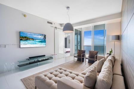 15811 Collins 2006, Sunny Isles Beach, Florida 33160, USA
