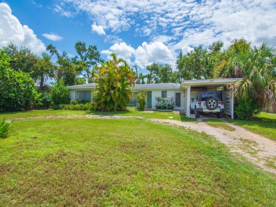 628 Banyan Rd, Vero Beach, Florida 32963