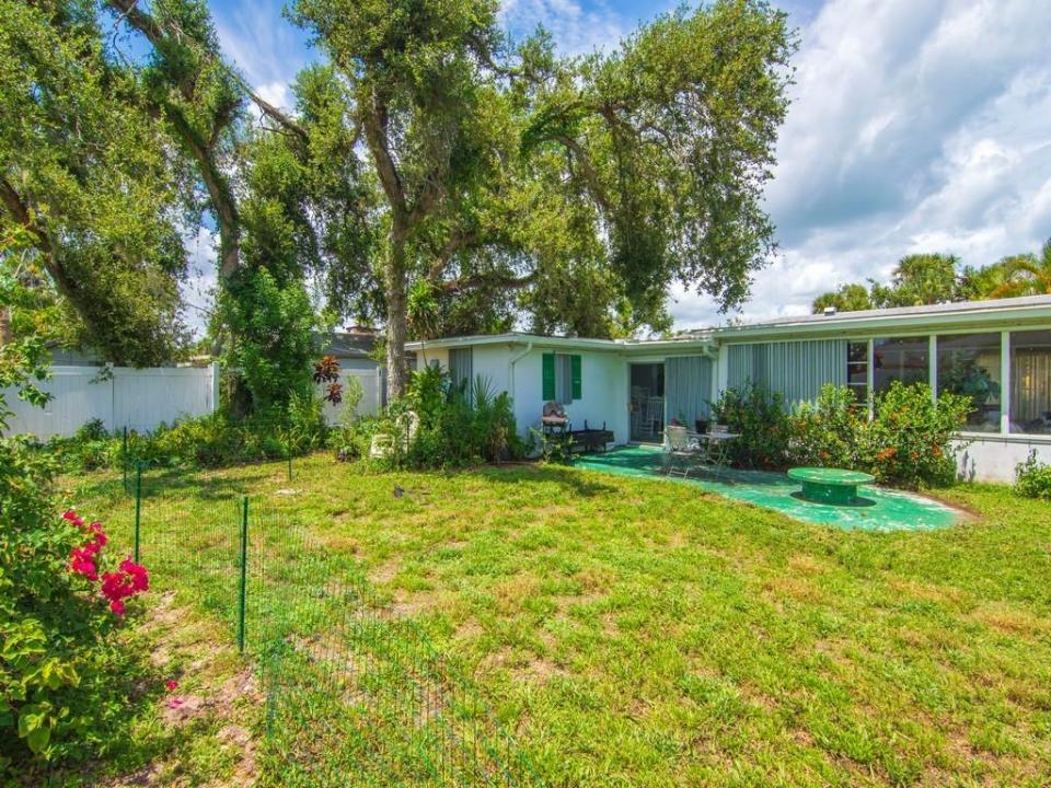 628 Banyan Rd, Vero Beach, Florida 32963