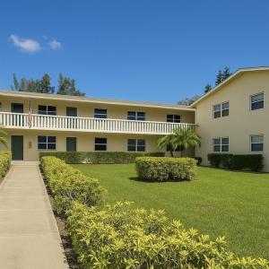 104 Windsor Dr E, West Palm Beach, Florida 33417, USA