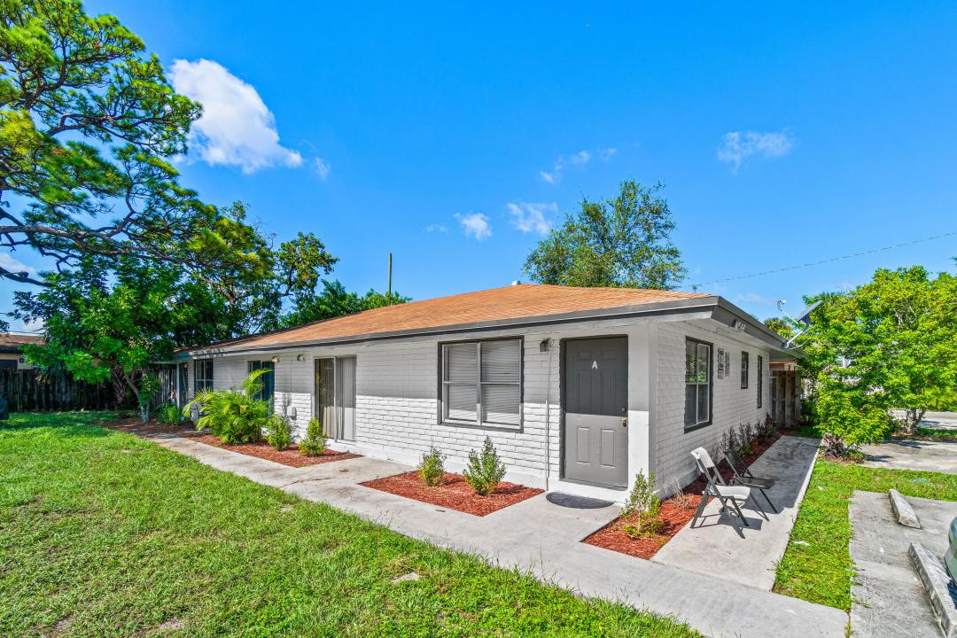 1669 W 27th Street A & B, Riviera Beach, Florida 33404