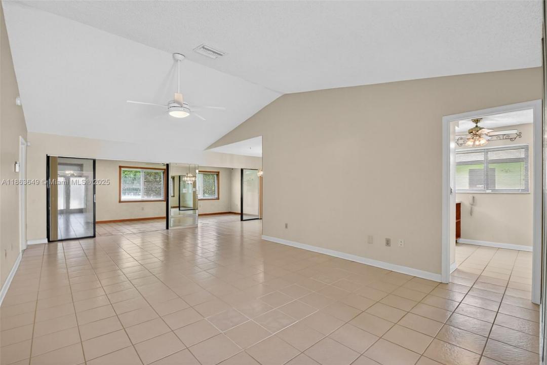 6490 Lakemont Cir, Green Acres, 佛罗里达州 33463, 美国