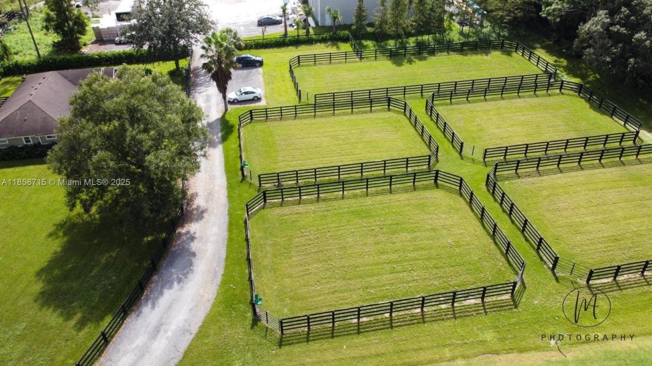 14561 Tangerine Dr, Loxahatchee, Florida 33470