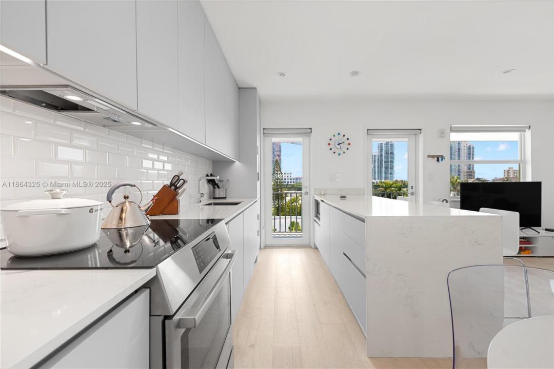 363 Washington Ave 63, Miami Beach, フロリダ 33139, アメリカ合衆国