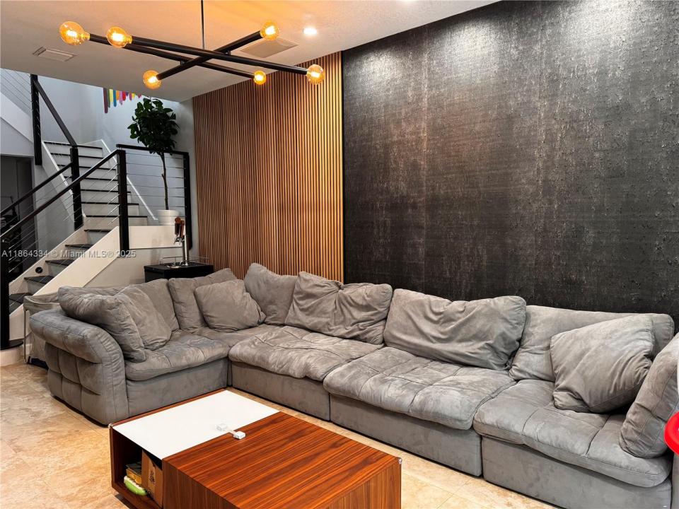 876 W Spinnaker Dr W, Hollywood, Floryda 33019, USA