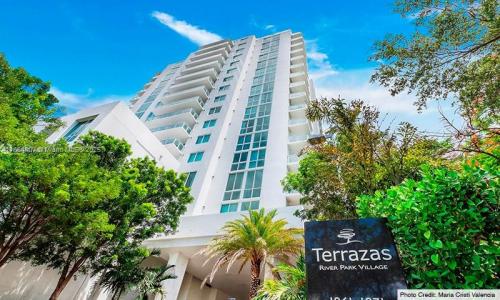 1861 NW North River Dr 11, Miami, Florida 33125, USA