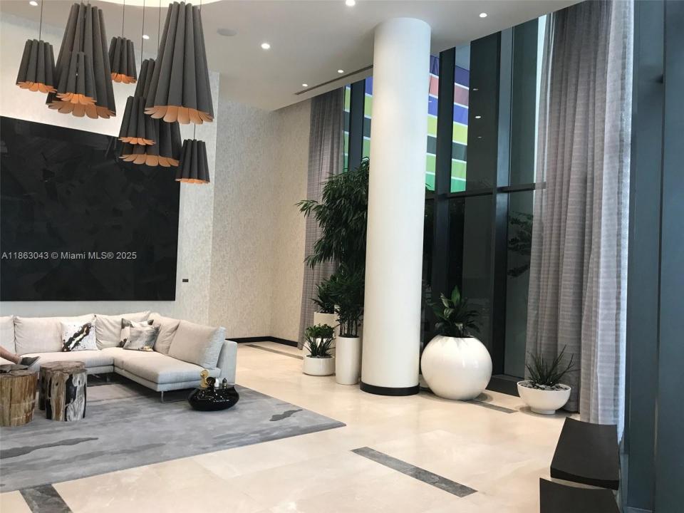 55 SW 9th St 2807, Miami, Florida 33130, Stati Uniti