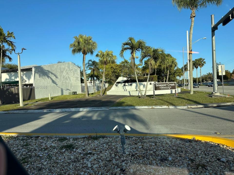 11208 SW 67th Ter, Miami, Florida 33173