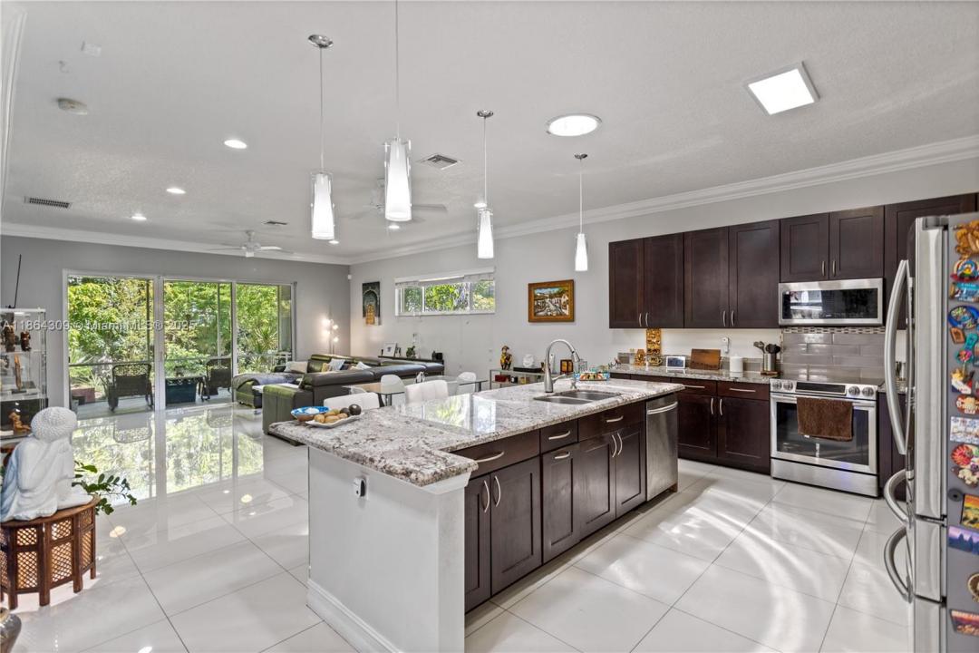 228 SW 4th St, Dania Beach, Flórida 33004, Estados Unidos