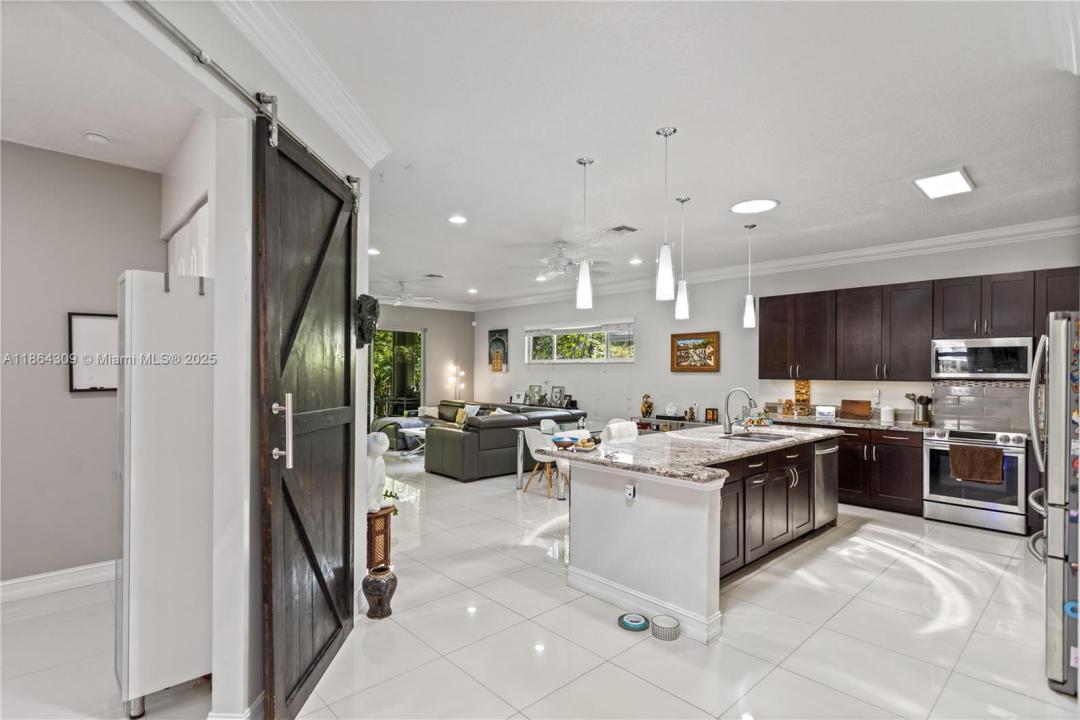 228 SW 4th St, Dania Beach, Flórida 33004, Estados Unidos