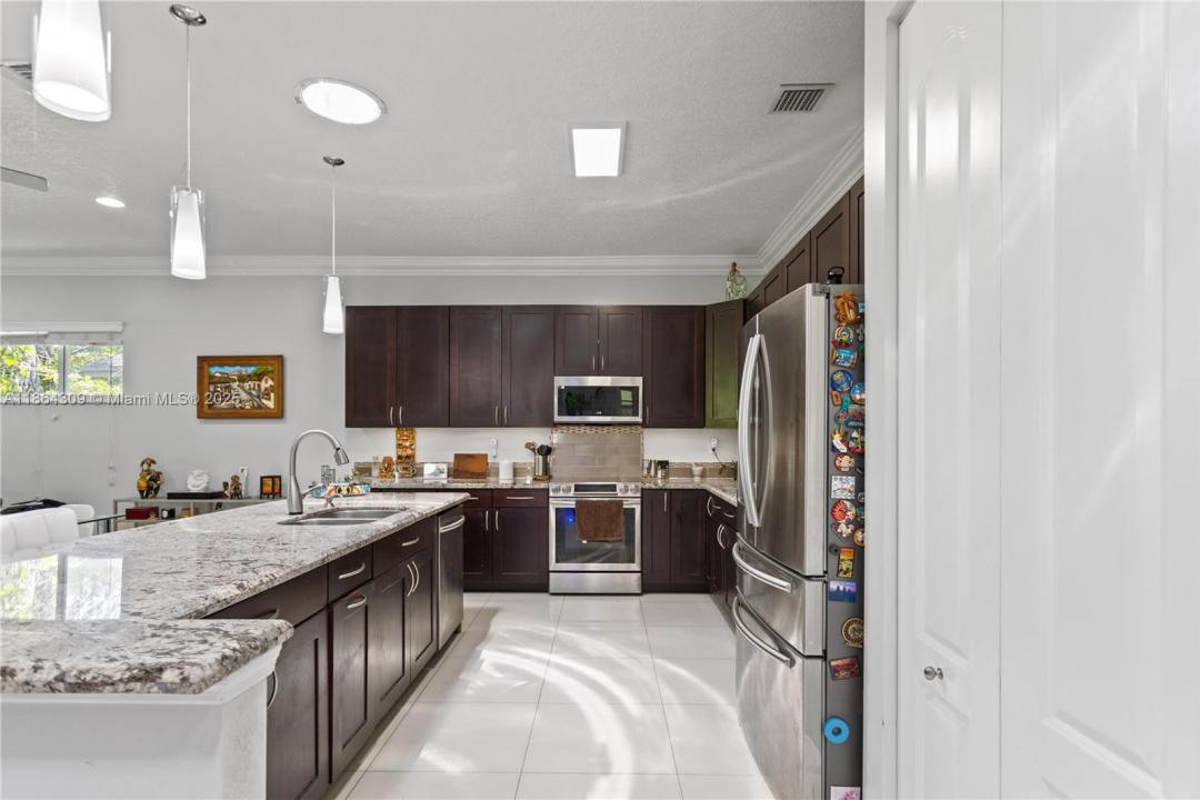 228 SW 4th St, Dania Beach, Flórida 33004, Estados Unidos