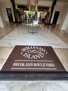 1000 W Island Blvd 1511, Aventura, Florida 33160, USA