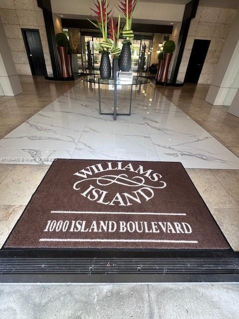 1000 W Island Blvd 1511, Aventura, Florida 33160, Stati Uniti