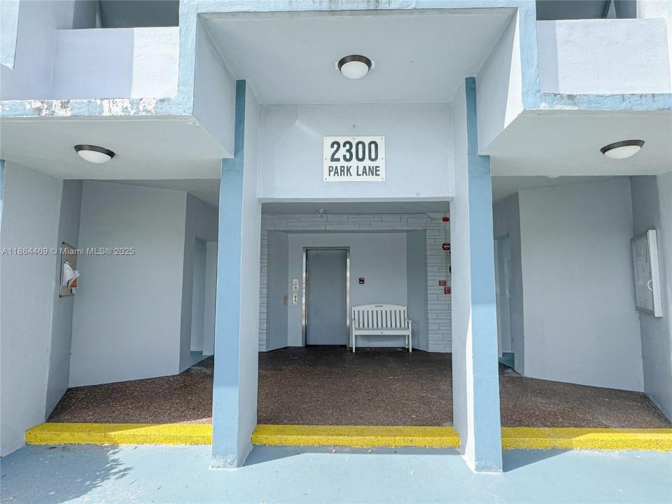 2300 Park Ln 105, Hollywood, פלורידה 33021, ארצות הברית של אמריקה