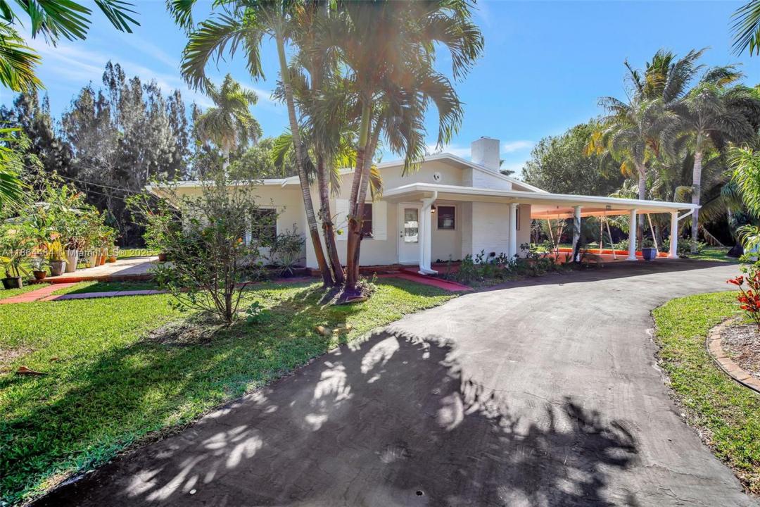 100 N Hibiscus Court, Plantation, Florida 33317, USA