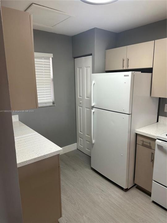 862 NE 209th St 206, Miami, Florida 33179, Stati Uniti