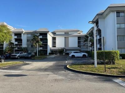 721 N Pine Island Rd 214, Plantation, Florida 33324, USA