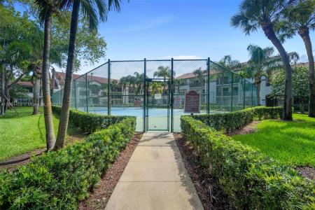530 S Park Rd 18-11, Hollywood, Florida 33021, USA