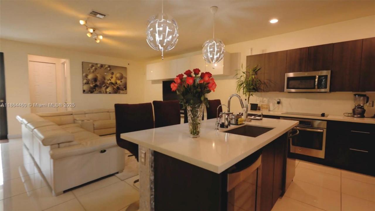 7661 NW 103rd Ct 7661, Doral, פלורידה 33178, ארצות הברית של אמריקה 