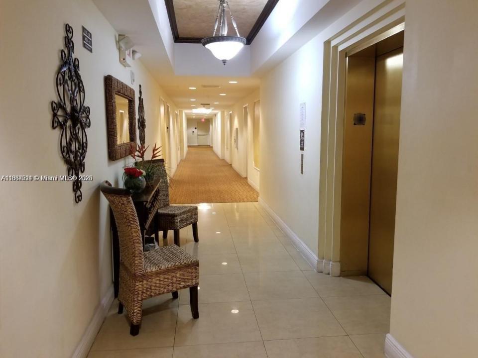 2280 SW 32nd Ave 511, Miami, Florida 33145, Stati Uniti