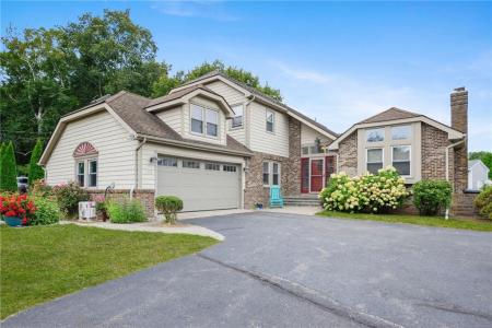 35 Anna Olivo Court, Narragansett, RI 02882, USA