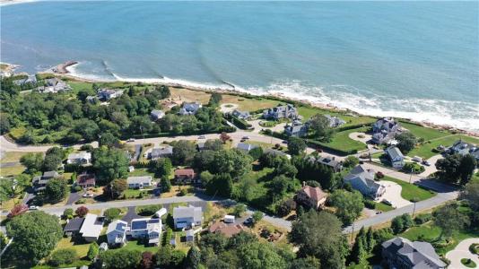 35 Anna Olivo Court, Narragansett, Rhode Island 02882
