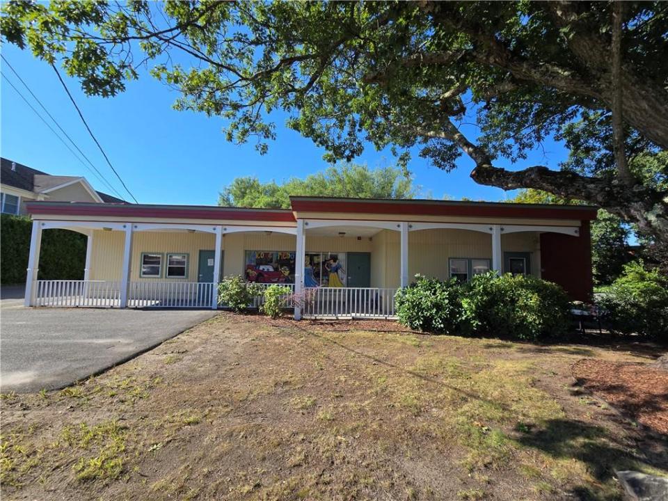64 Bay Spring Avenue, Barrington, Rhode Island 02806