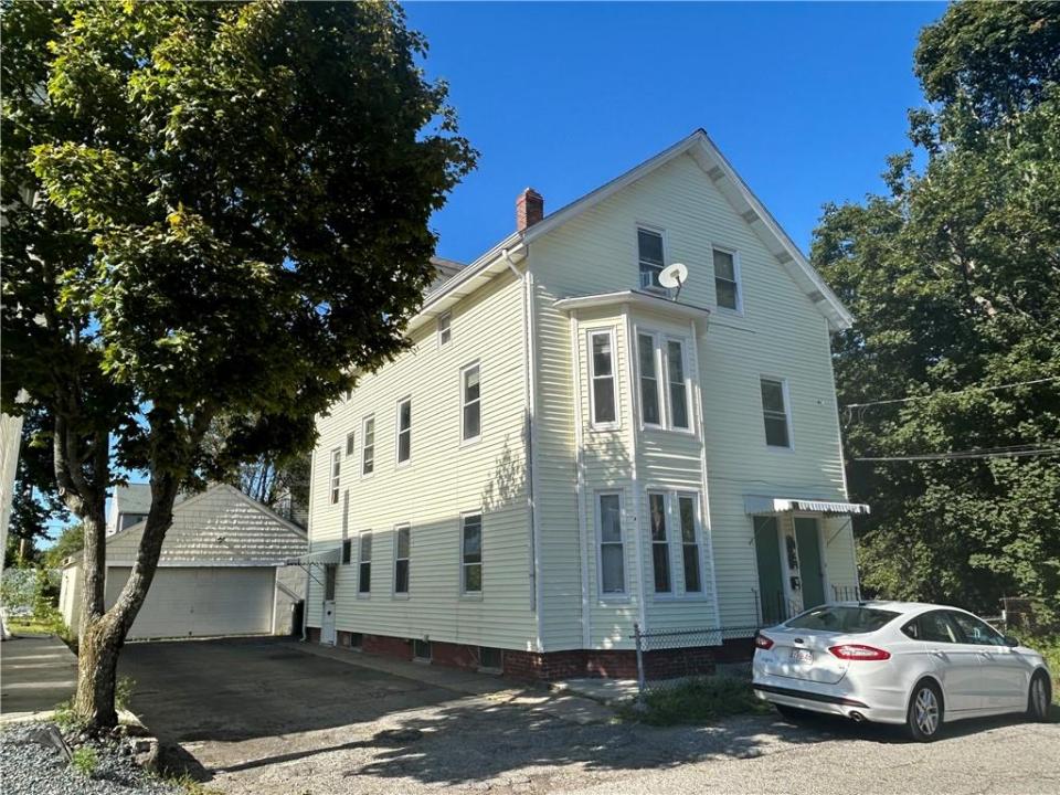 12 Sanford Avenue 1, Cumberland, Rhode Island 02864, Estados Unidos