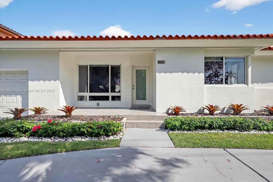 2095 Keystone Blvd 2095, North Miami, פלורידה 33181, ארצות הברית של אמריקה 
