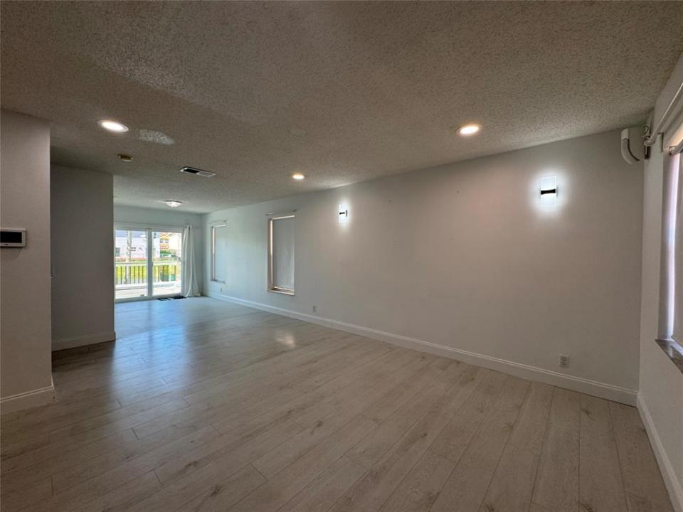 7481 Santa Monica Drive, Margate, Florida 33063, USA
