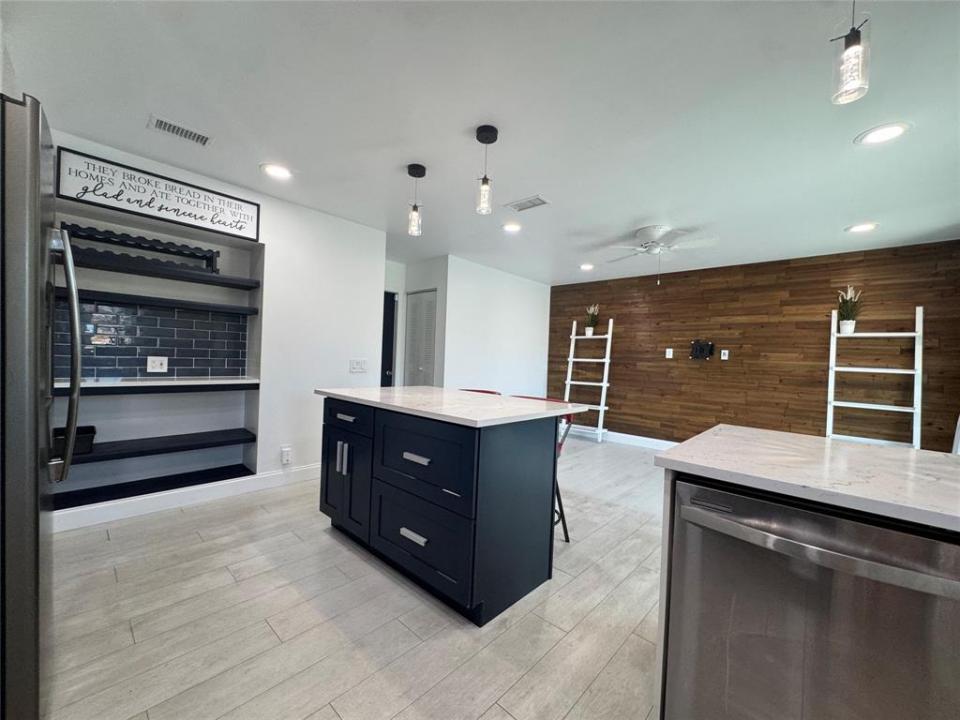 7481 Santa Monica Drive, Margate, Florida 33063, USA
