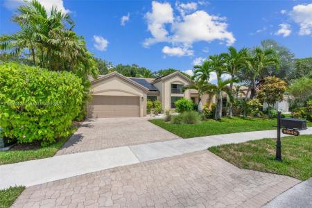 9945 W TREE TOPS COURT, Davie, Florida 33328, USA