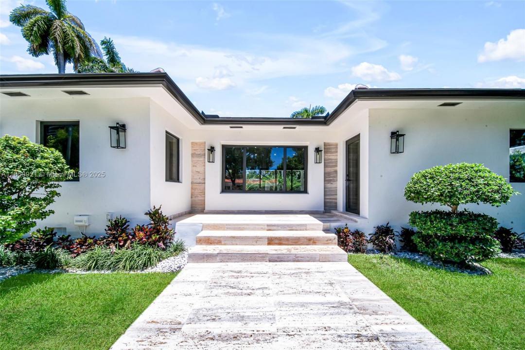 899 NE 71st St, Miami, Florida 33138