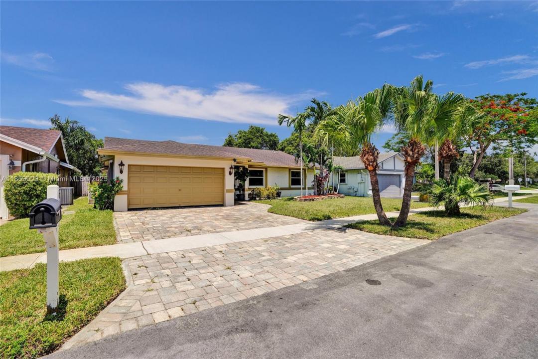 4365 NW 103rd Ter, Sunrise, Florida 33351, Stati Uniti