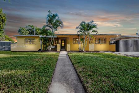 1220 NW 88th St, Miami, Florida 33147, USA