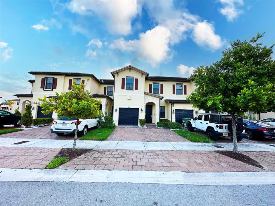 10332 W 33rd Ct, Hialeah, فلوريدا 33018, الولايات المتحدة