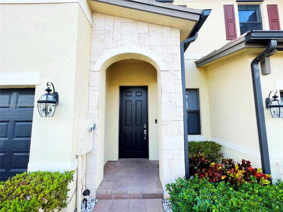 10332 W 33rd Ct, Hialeah, فلوريدا 33018, الولايات المتحدة